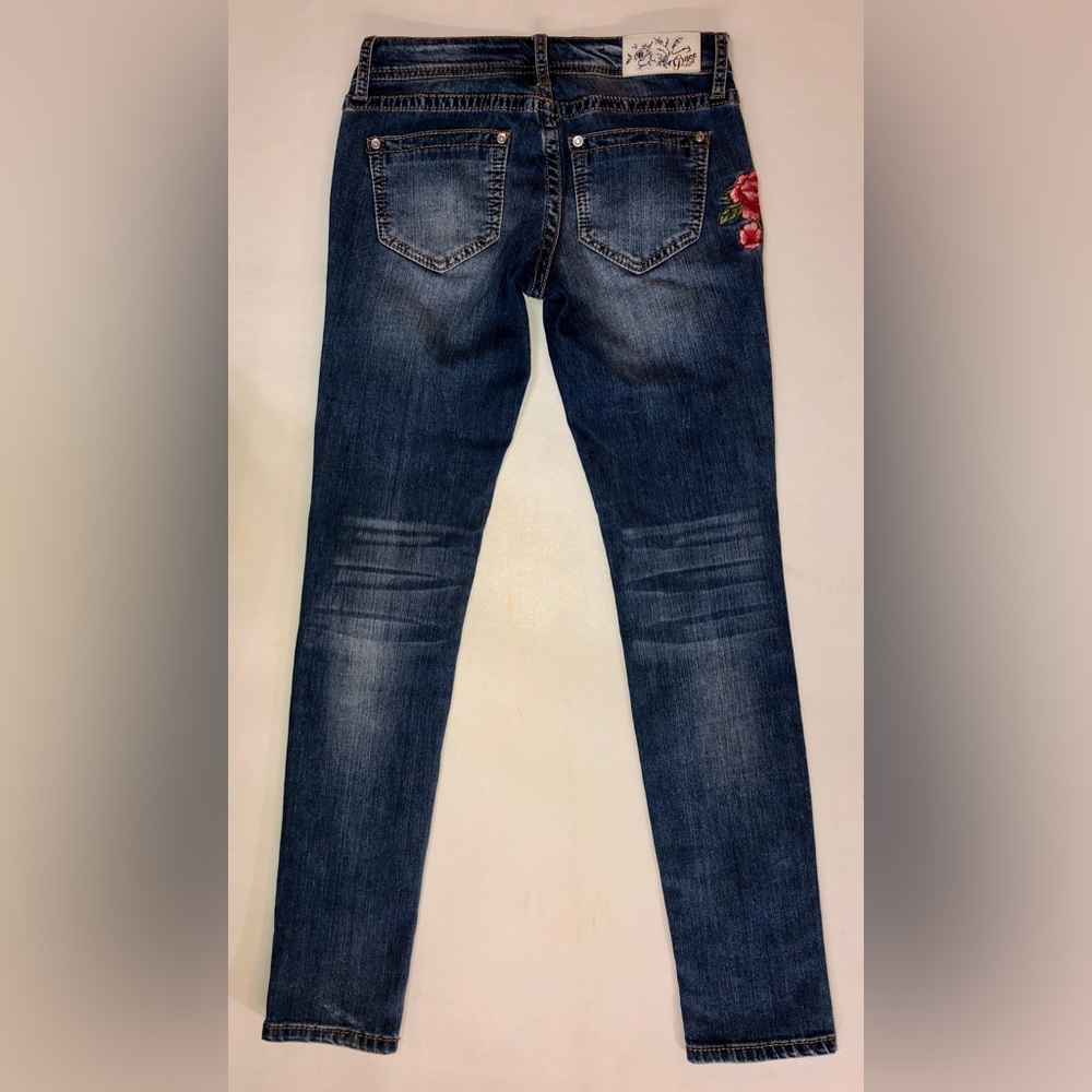 Grace in LA Distressed Floral Embroidered Skinny Jeans (25) - Picture 4 of 16